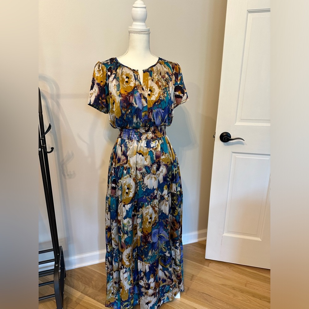 Fabulous Spring,Summer, Fall dress by Nicole Miller. Add boots and a hat 🙌🏼❤️
